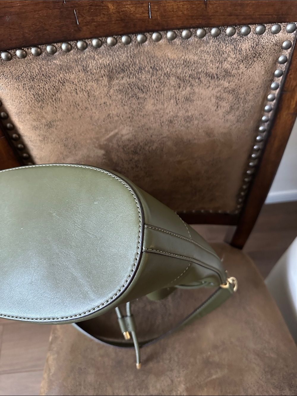 Lauren Ralph Lauren Green Leather Drawstring Bucket Shoulder Bag Gold Hardware - Picture 14 of 15